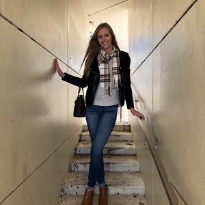 Meet your Posher, Devyn